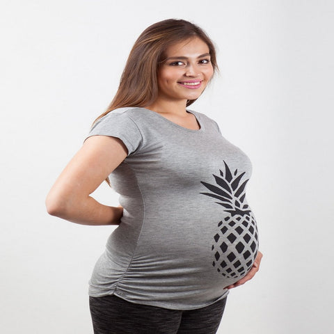 Imagen de Blusa para embarazo basic color plata estampado Piña